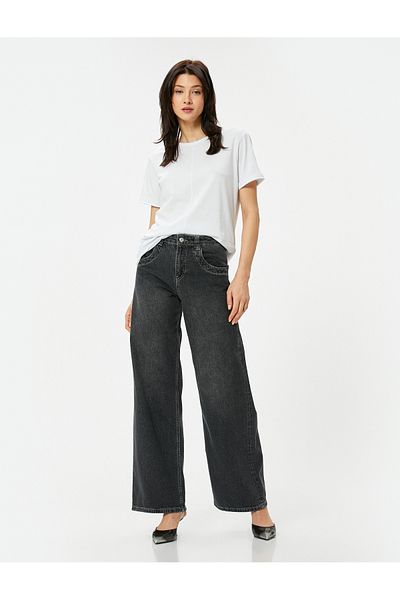 Koton Βασικό T-Shirt με λαιμόκοψη με κοντό μανίκι Standard Cut