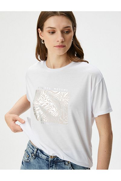 Koton Bedrucktes T-Shirt Kurzarm Rundhals Viskose-Mischgewebe Regular Fit