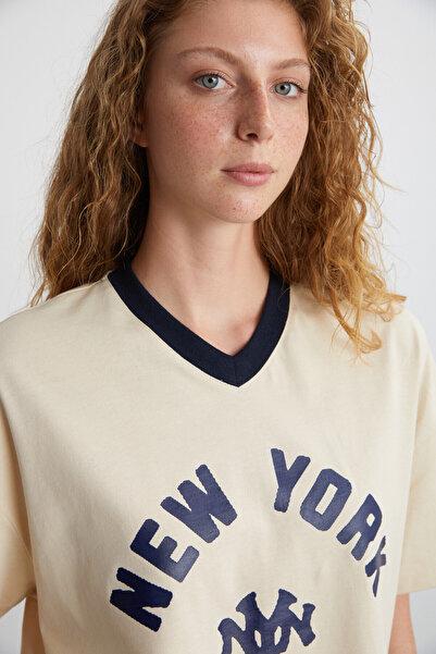 GRIMELANGE Alıa Women's 100% Cotton V-Neck Front City Printed Beige T-Shirt