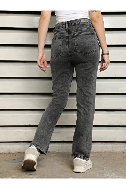 High Star By Styli High Rise Slim Fit Light Fade Jeans