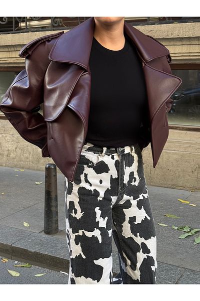 Laluvia Burgunderfarbener, detaillierter, kurzer Leder-Trenchcoat - 1150008