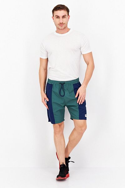 Fila شورت رجالي رياضي مناسب للخارج برباط بلونين، أخضر
