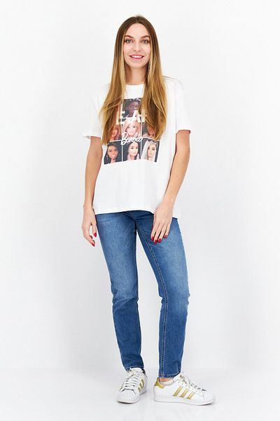 Barbie Women Oversized Crew Neck Short Sleeve Graphic T-shirt, White