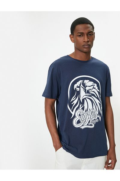 Koton College-T-Shirt mit Adler-Aufdruck, schmale Passform, Rundhalsausschnitt, kurze Ärmel