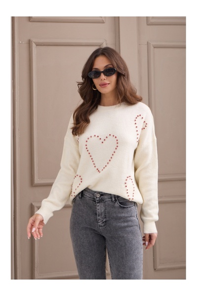 Elif Özbey Butik Ecru Heart Embroidered Sweater