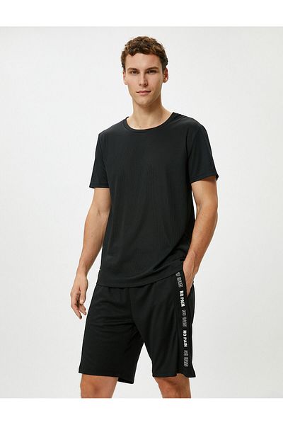 Koton Pantaloni scurți sport imprimați cu slogan - cu șireturi în talie și detaliu de buzunar