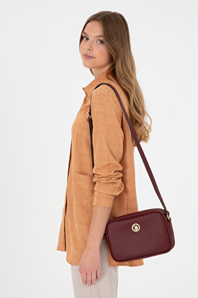 U.S. Polo Assn. حقيبة كروس نسائية باللون الأحمر الداكن 50293694-VR014