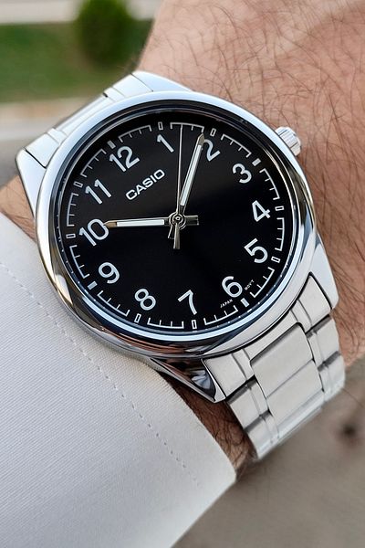 Casio Dial Black Band Metallic Color Men's Wristwatch