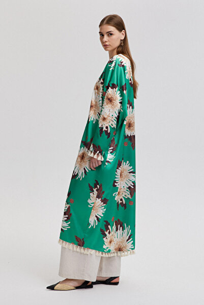 Touché Privé Φούντα Λεπτομερές κιμονό με λουλούδια