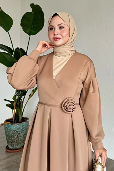 InStyle Rochie de scuba Camel cu accesorii trandafiri