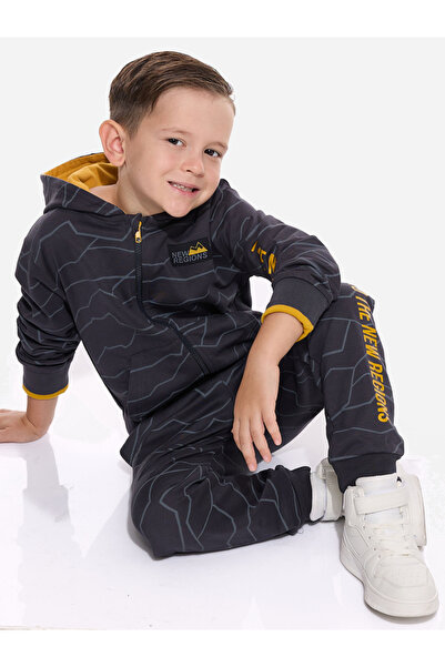 Victor and Jane By Styli All-Over Print Full zipper Hoodie & Joggers Set