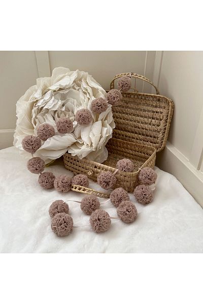 PAMUKA Mini Tulle Pompom Banner - Mink