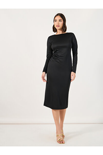 Styli Exposed Back Zipper Detail Bodycon Midi Dress