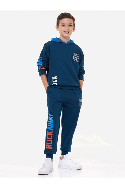 Victor and Jane By Styli Printed Regular Fit Hoodie & Joggers Set