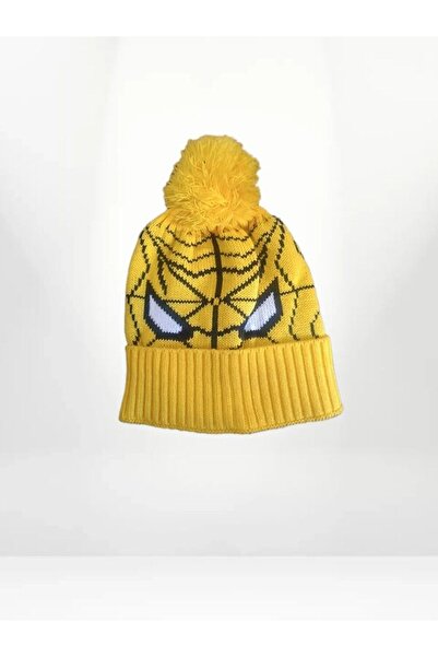 İşnar Băiatul modelul Örük is un băiat care îmbrăcă o beretă