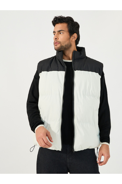 Styli Quilted Color Block Sleeveless Puffer Jacket with Welt Pockets