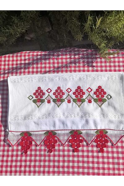 Peacock 100% Cotton Hand Pool, Laced and Embroidered, Suitable for Dowry Gift
