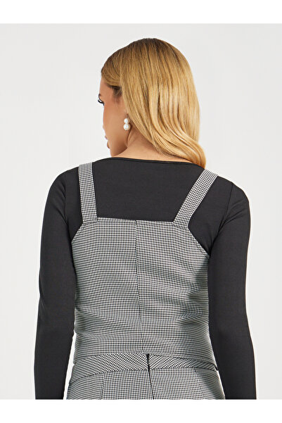 Styli Houndstooth Pattern Button Detail Crop Top