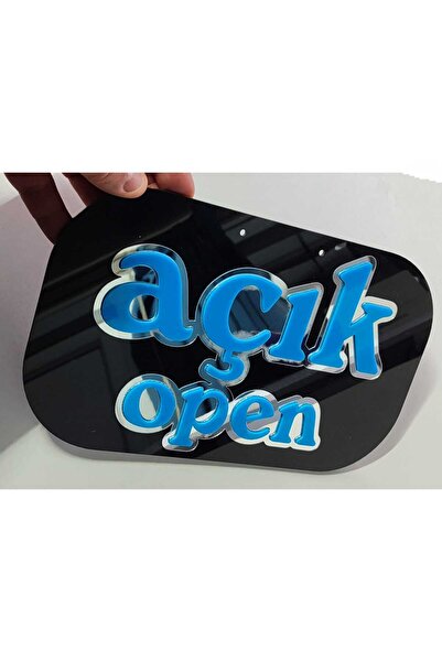 QUEEN Açık kapalı yazısı kabartma, parlak