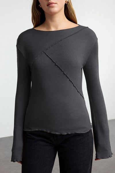 Trendyol Collection Ανθρακί ισπανική μπλούζα με ραβδώσεις με λεπτομέρεια - TWOAW25BZ00244