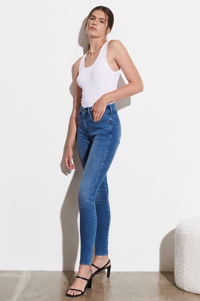 WRANGLER Wild West Fit Jeans mit hoher Taille und geradem Bein