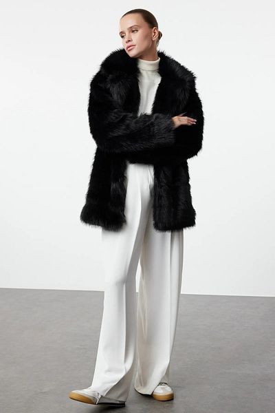 Trendyol Collection Oversize černý kožich - Twoaw25Mo00155