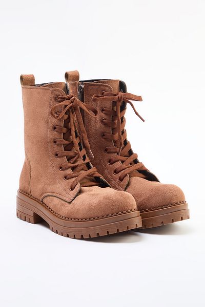 TRENDYOL SHOES Κοντές γυναικείες μπότες από καστόρι με ίσιο τακούνι - με κορδόνια και φερμουάρ TAKAW25BO00026