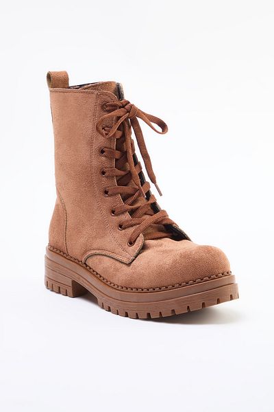 TRENDYOL SHOES Κοντές γυναικείες μπότες από καστόρι με ίσιο τακούνι - με κορδόνια και φερμουάρ TAKAW25BO00026