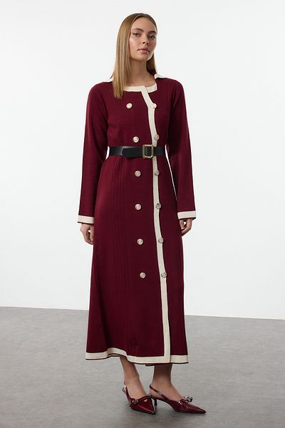 Trendyol Modest Πλεκτό φόρεμα με κουμπιά μπορντό με ζώνη TCTAW25EB00066