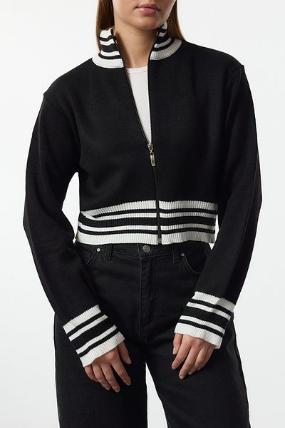 Edit by Trendyol Black Color-Blocked Stand Collar Knitwear Cardigan Tedaw25Hi00012