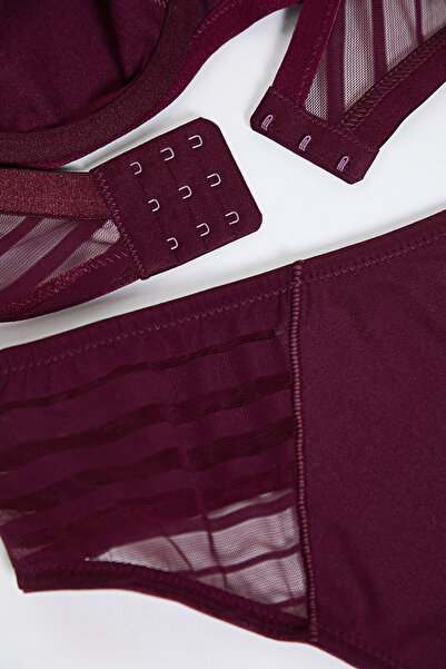 Trendyol Curve Комплект білизни на кісточках в бордову смужку великого розміру TBBAW25DG00002