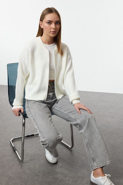 Trendyol Collection Ecru pletený svetr na zip - Twoaw25Hi00359