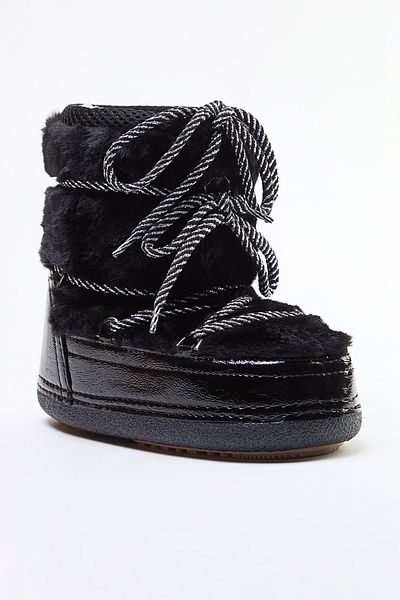 TRENDYOL SHOES Плюшеві жіночі зимові черевики з чорними закрученими шнурками TAKAW25BO00050