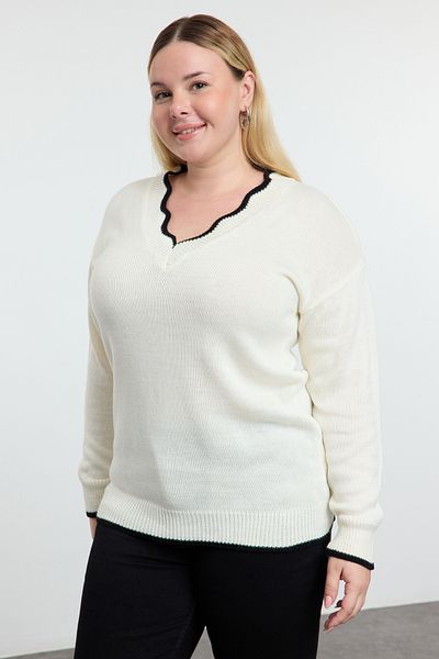 Trendyol Curve Ecru V-Neck Stripe Detailed Knitwear Sweater Tbbaw25An00059