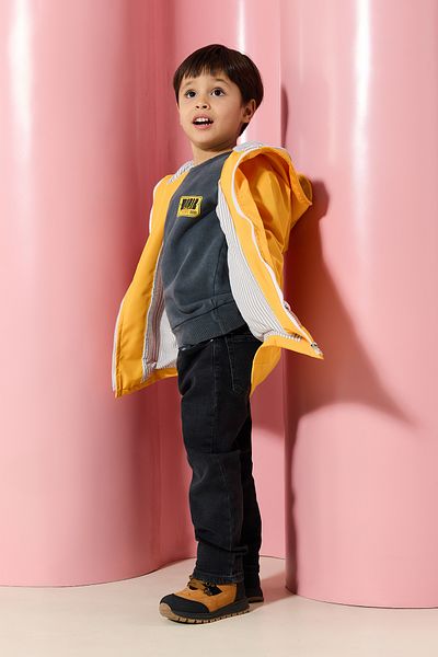 TRENDYOLKIDS Чоловічі прямі джинсові штани антрацитового кольору TKDSS24PL00015