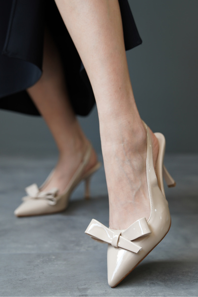 Lizzu Women's Design Buckle Heeled Shoes Jorna Beige Patent Leather