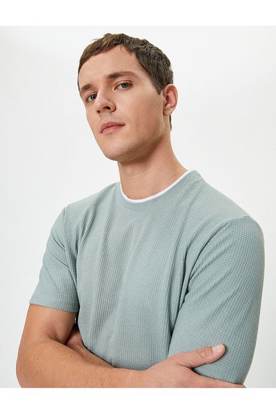 Koton T-Shirt Crew Neck Slim Fit Basic - Λεπτομέρεια από ύφασμα
