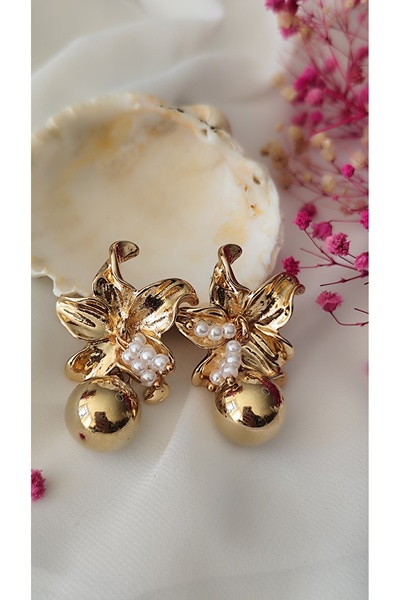 İPAR AKSESUAR Flower Motived Pearl Metal Gold Earring