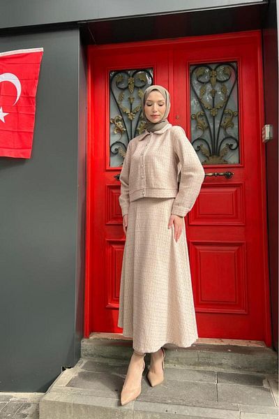 Lamia Giyim Mink Colored Glittered Medallion Buttoned Tweed Hijab Set