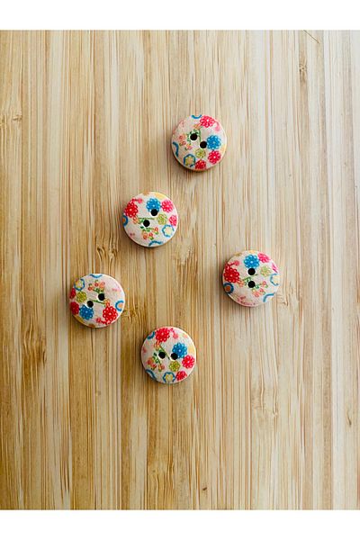 Kartopu Patterned Natural Wood Button 15mm. Pack of 5. Daisy.