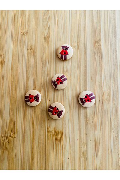 Kartopu Patterned Natural Wood Button 15mm. Pack of 5. Animal Figured.