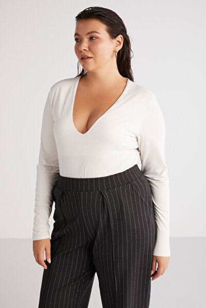 ETHIQUET Marjabb Γυναικεία Slim Fit Slim Fit Body Πλήρως τυλιγμένη μπλούζα με κούμπωμα V-λαιμόκοψη Ecru Plus Size