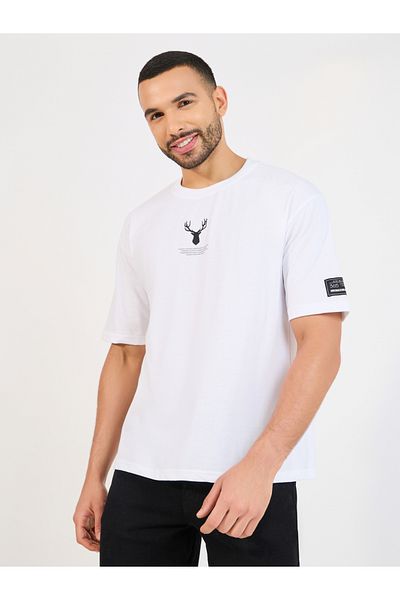 Styli Reindeer Graphic Oversized T-Shirt with Sleeve Badge