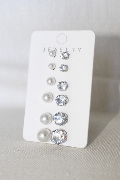 d Kit Boutique اللؤلؤ - أقراط من حجر الكريستال المستدير عرجاء