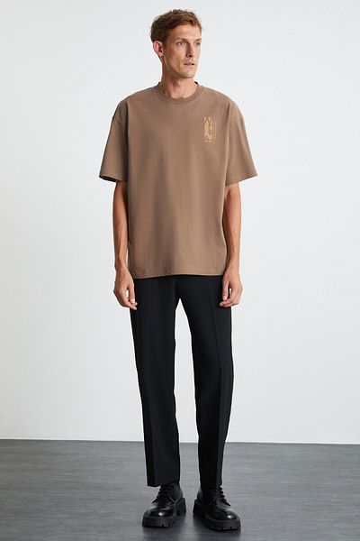 GRIMELANGE Ανδρικό μπλουζάκι Antonio Oversize Mink - 100% οργανικό βαμβάκι, λεπτομέρεια εκτύπωσης