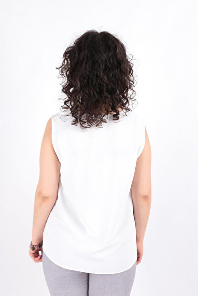 AYHAN Women's Sleeveless V Neck Brooch Detailed Blouse