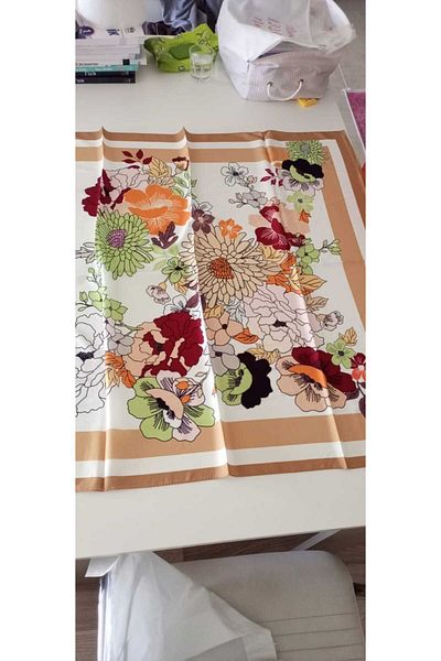 İskeçe Exclusive Cream Color Floral Print Scarf in Special Box