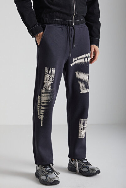 GRIMELANGE Iakob Men's - Soft Organic Cotton Anthracite Sweatpants with 3 Thread Print Detail