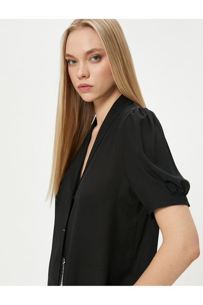 Koton Kısa Kollu Gömlek Düğmeli V Yaka