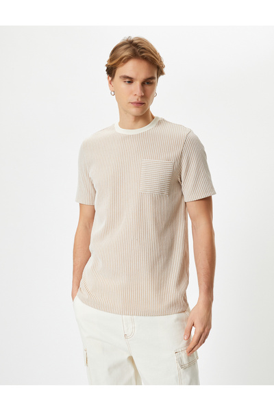 Koton Kısa Kollu Tişört Cep Detaylı Bisiklet Yaka Dokulu